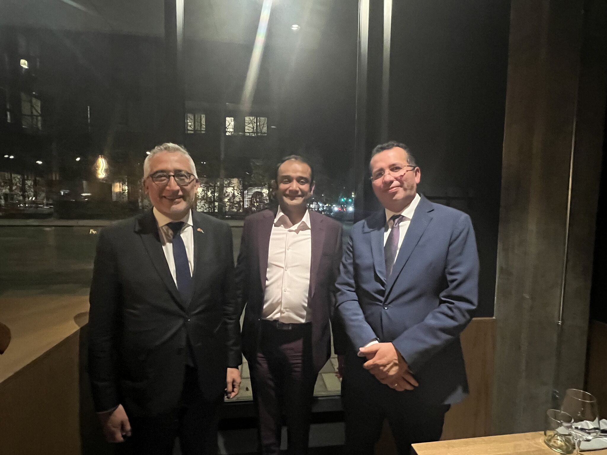 Reunión con el Cónsul General de El Salvador en Calgary