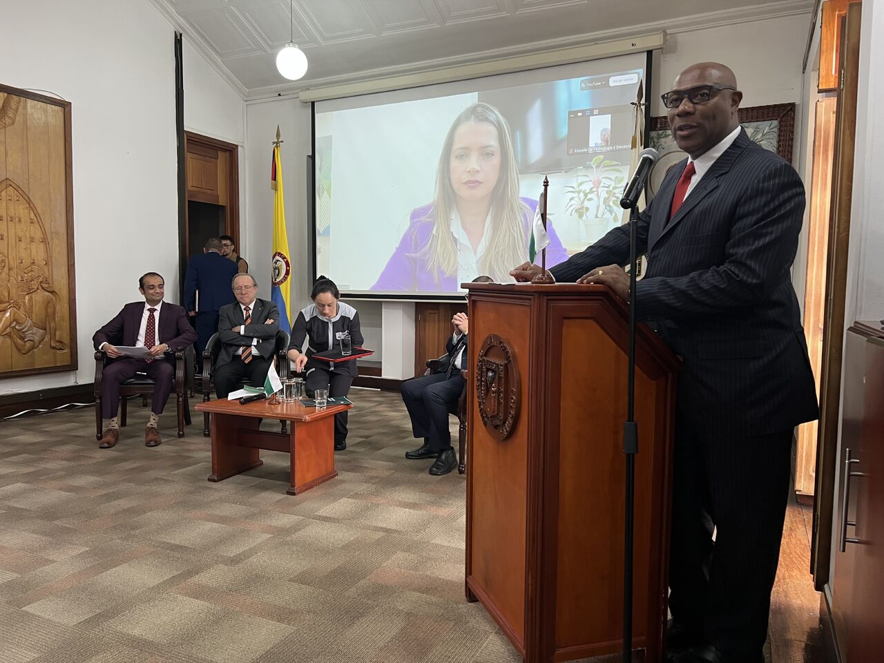 Presentación de Ascendia Consulting en el auditorio de la Universidad La Gran Colombia